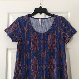 ⭐️4 for $30 ⭐️ Lularoe‎ Classic T Small
